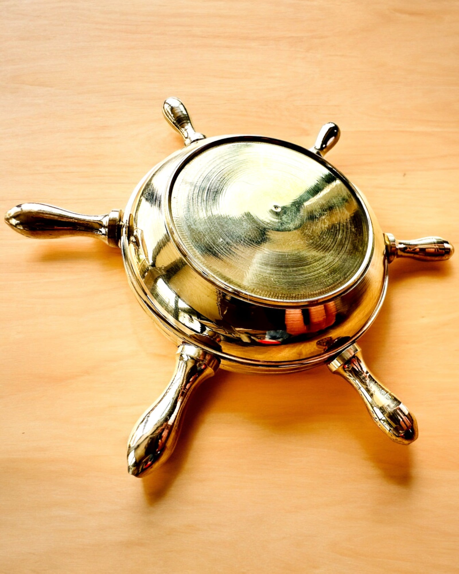 Messing Kapteinsaskebeger - mulighet for personlig tilpasning som gave med gravering, håndlaget