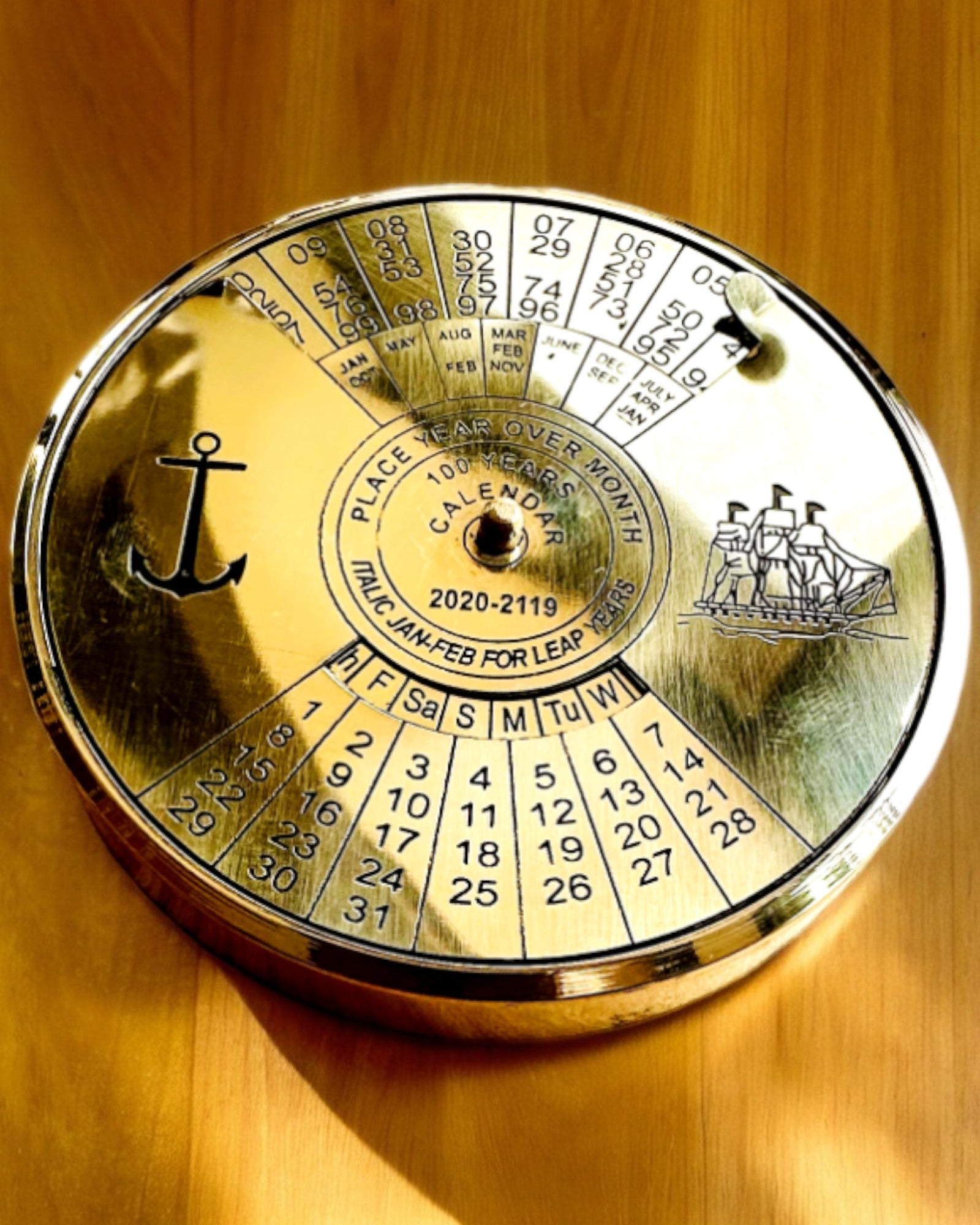 Evighetskalender Sjøseilas – Messingkalender 100 år – mulighet for gravering som gave