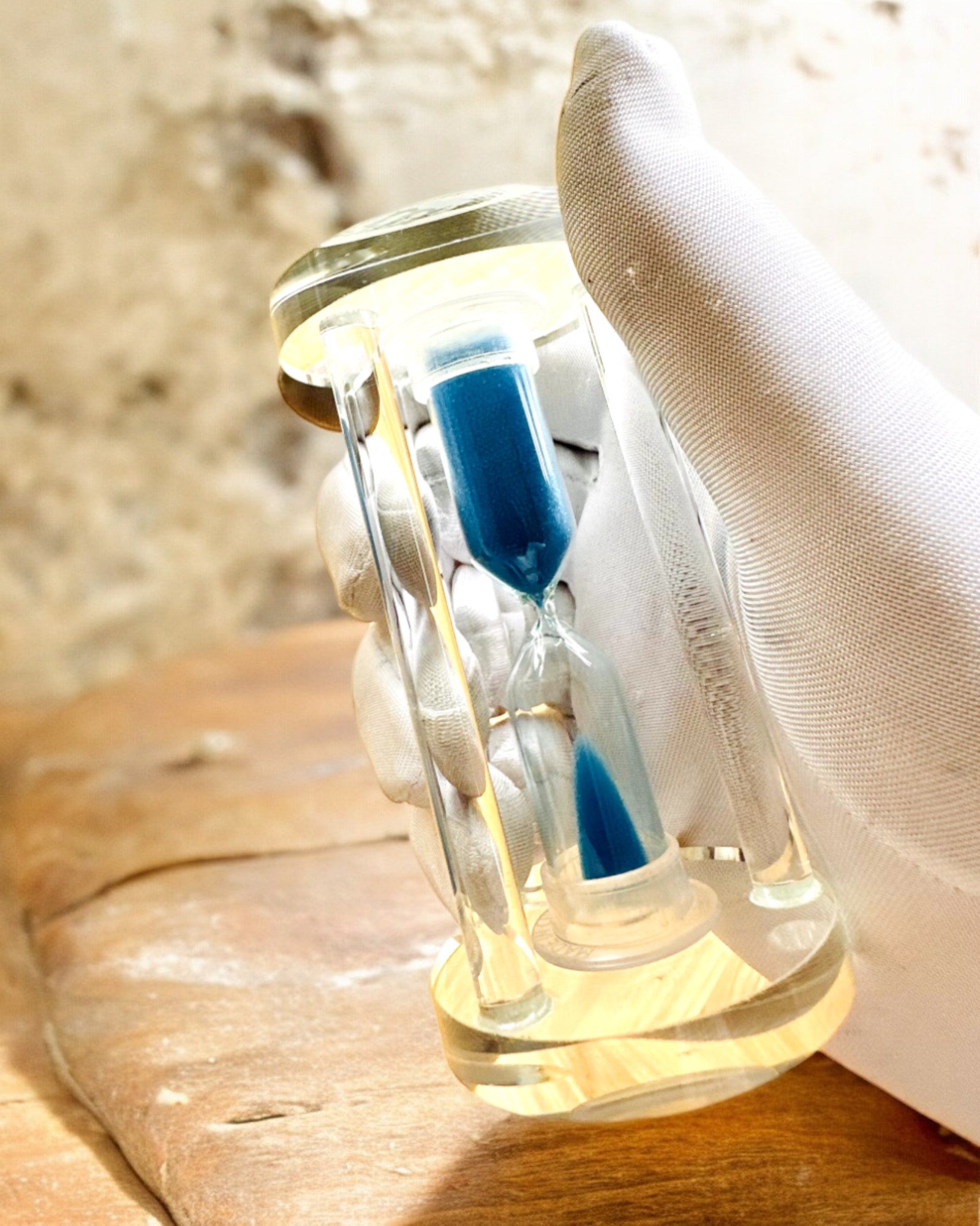 Klepsydra "Blue Elegance", 10 cm høy, måler 10 minutter.