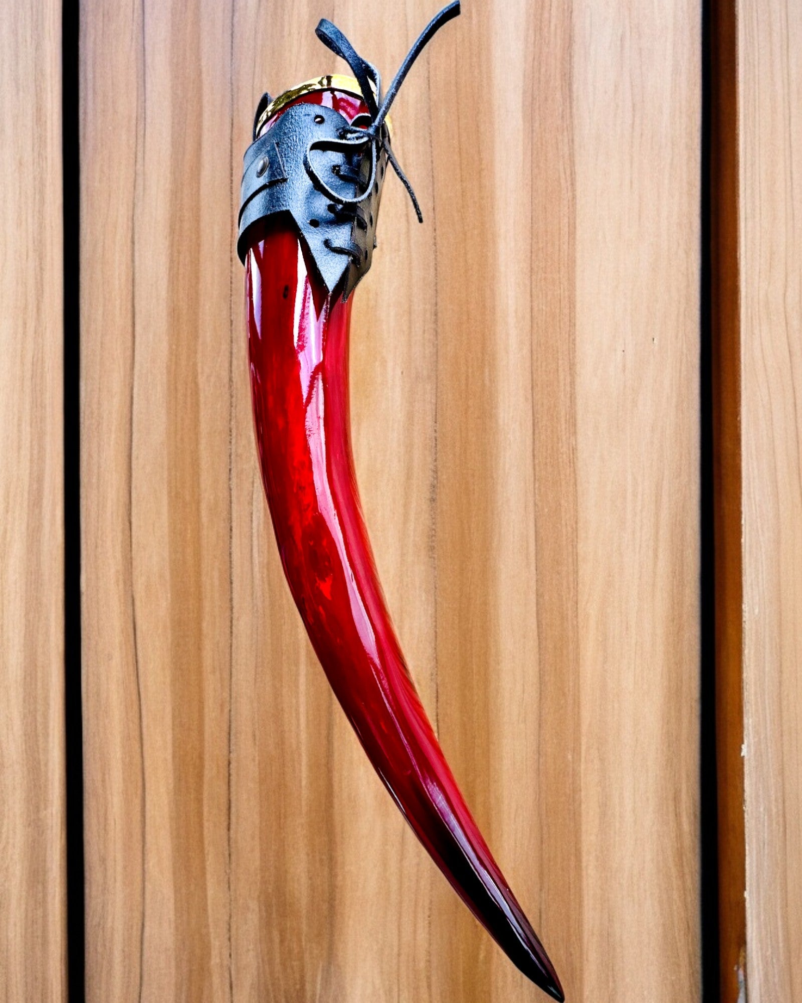 Krigers hornkrus - Rød - med mulighet for personlig gravering