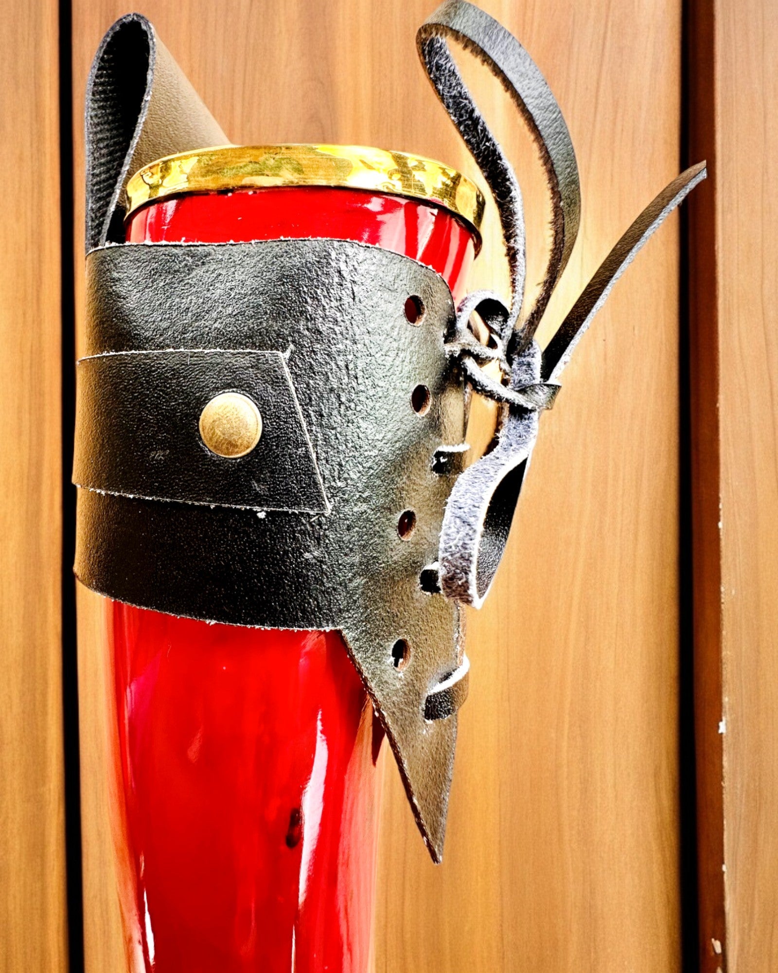 Krigers hornkrus - Rød - med mulighet for personlig gravering