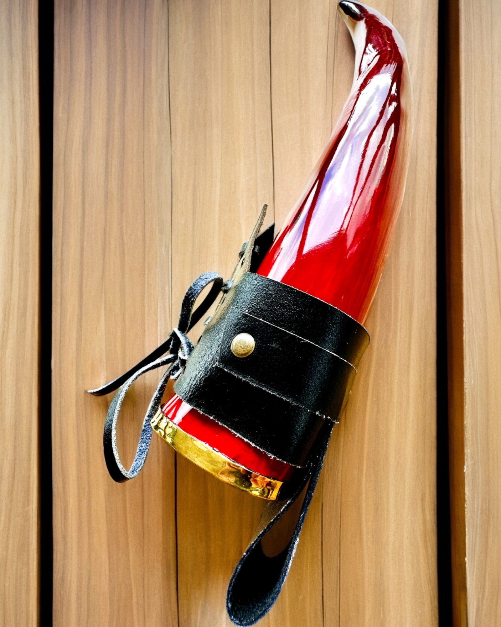 Krigers hornkrus - Rød - med mulighet for personlig gravering