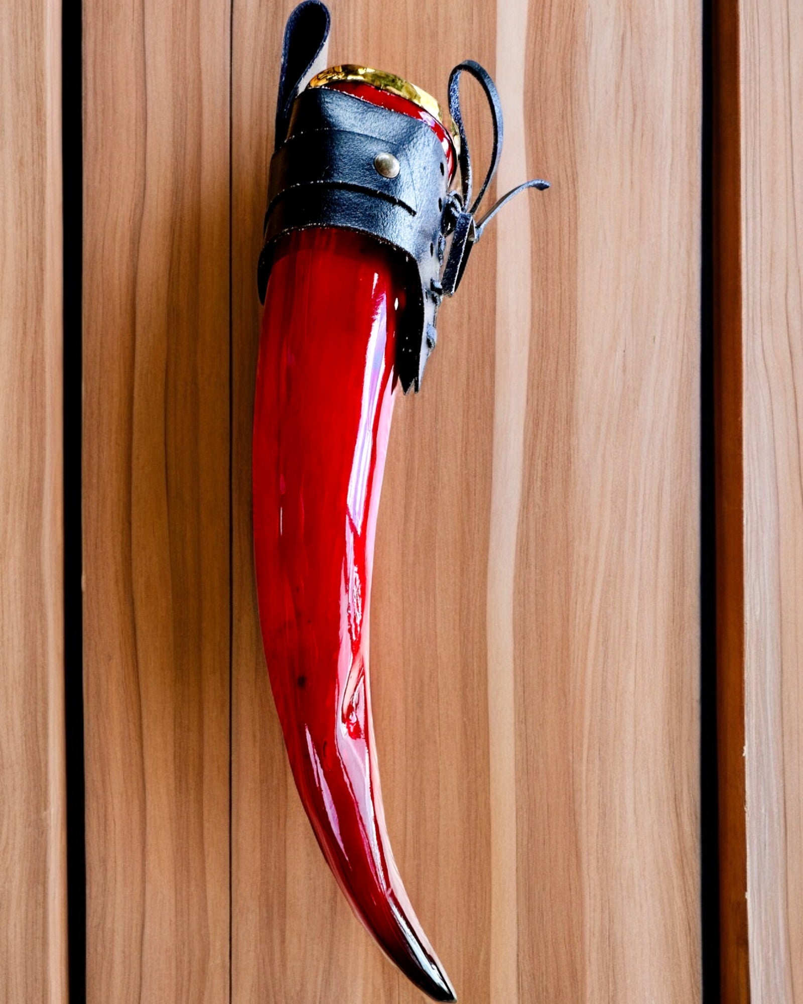 Krigers hornkrus - Rød - med mulighet for personlig gravering