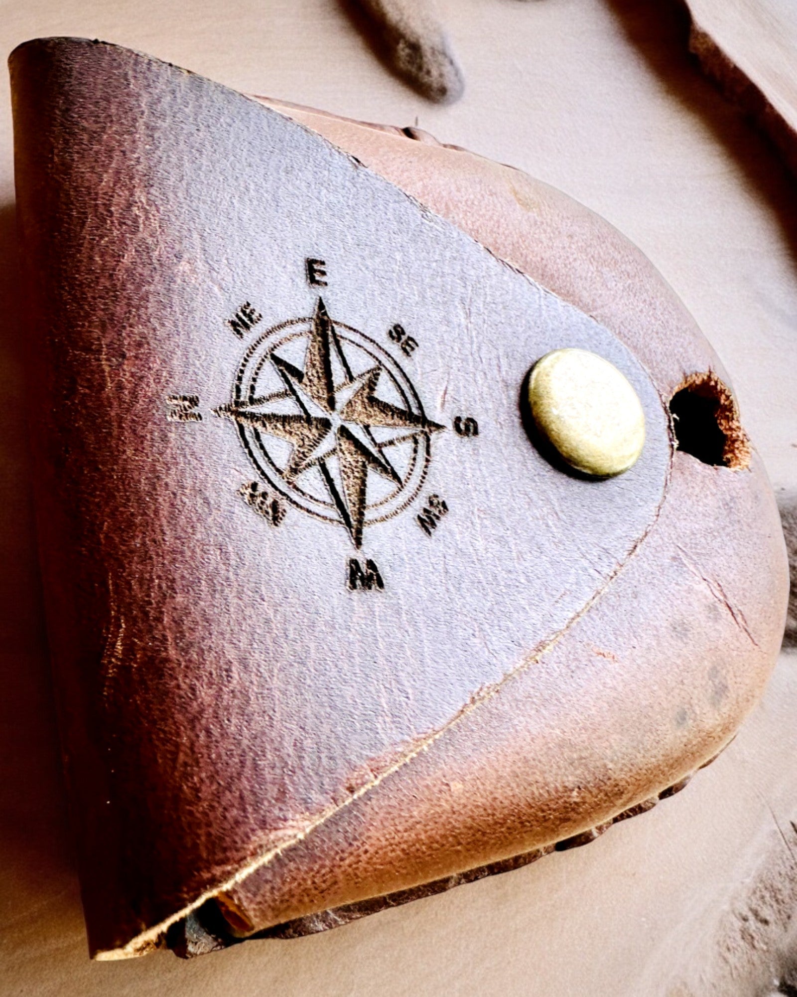 Lærveske "Odkrywca" - for kompakt kompass eller lommeur - mulighet for personlig gravering