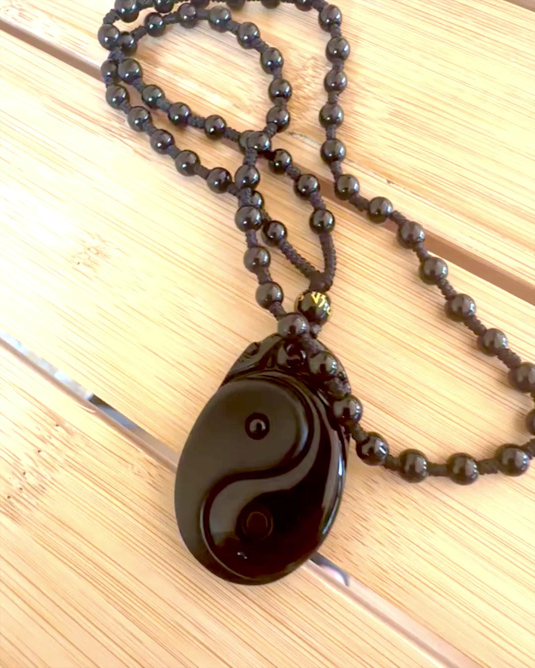 Obsidian Yin Yang Amulett med Gravering - Harmoni og Beskyttelse, personalisering med gravering som gave