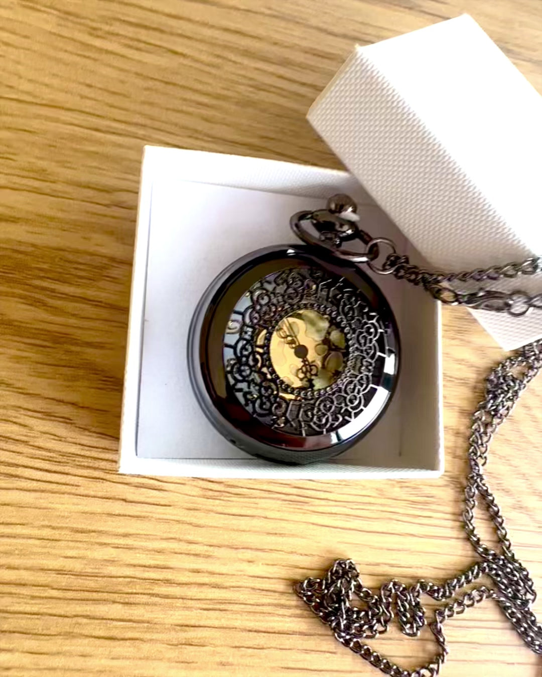 Svart Lommeur „Midnight Elegance”, personalisering som gave med gravering