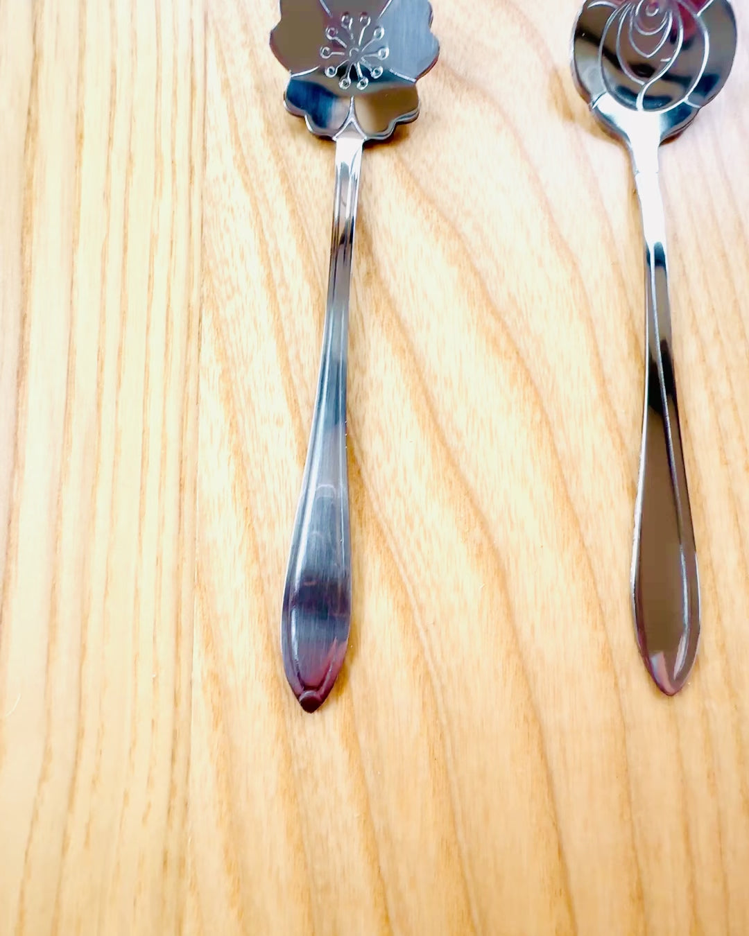 Elegant skje "Blomster Eleganse" – Personlig gave, gravering, 7 varianter å velge mellom