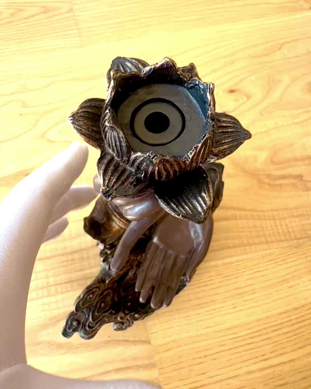 Mystisk Hånd, Røkelsesbrenner, røkelsesholder med Flyt, mulighet for personalisering med gravering som gave