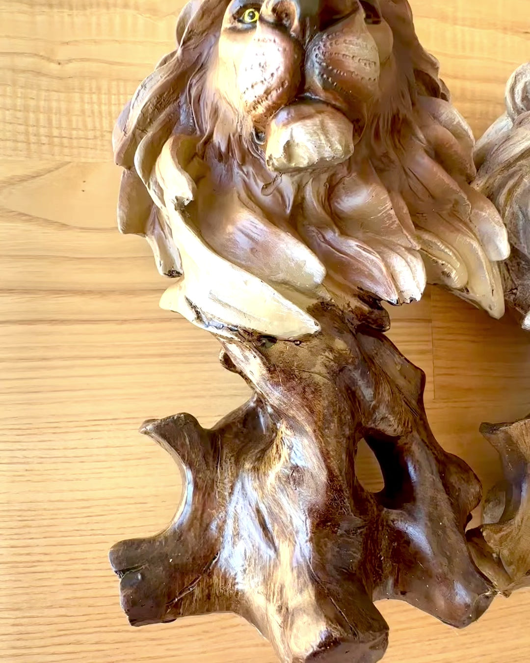 Lwia Odwaga Figurka z Resin, 28 cm høyde, med mulighet for gravering som gave