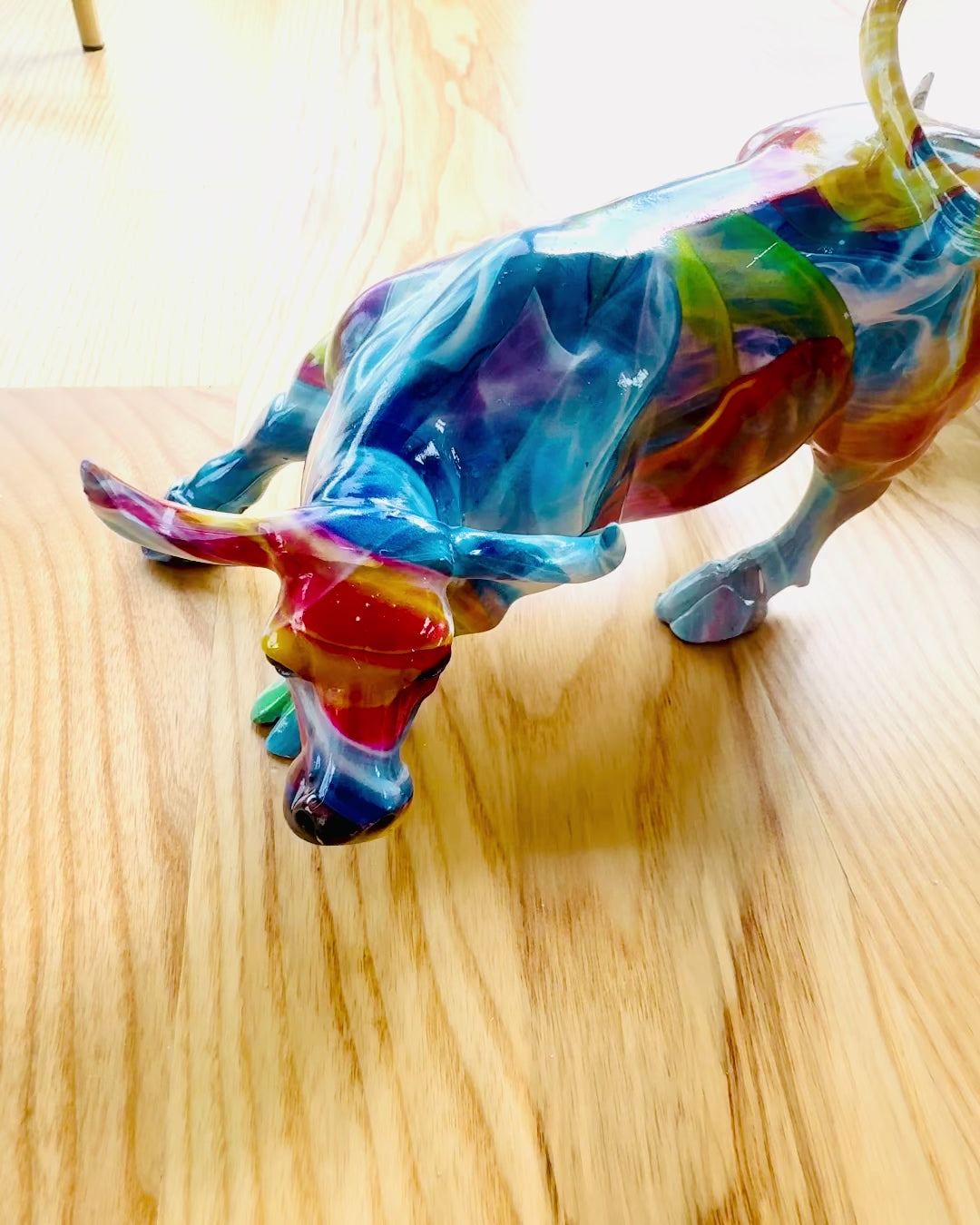 Dekorativ skulptur Okse "BullArt" – Unik kunst med mulighet for gravering - 4 fargevarianter, for personlig gave