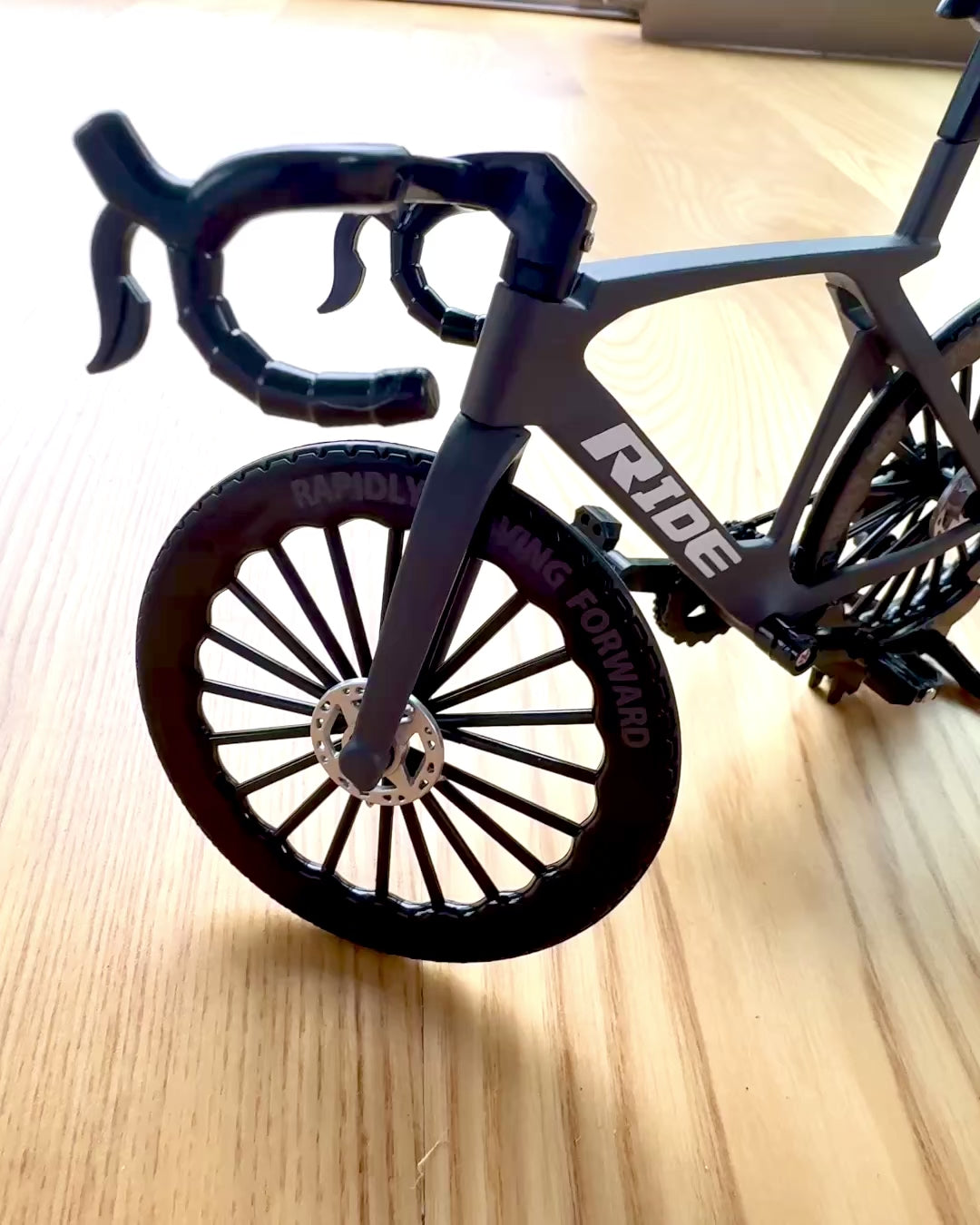 „Speedster” – samlermodell med mulighet for gravering, 2 varianter å velge mellom