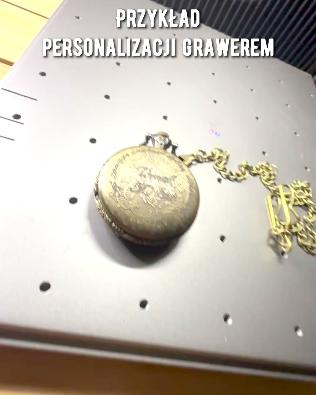 Klassisk Kvarts Lommeur med Verdenskart – Vintage Stil Kjedeanheng for Henne og Ham, gravering