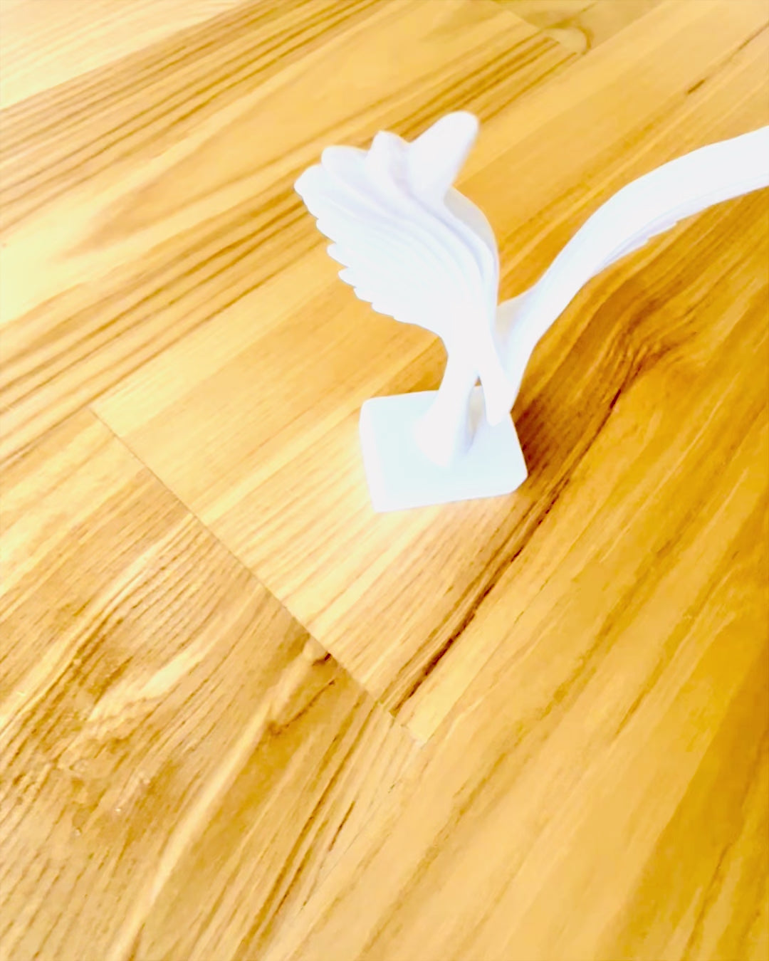 Elegant Englevingefigur 15 cm høy – "Skrømtens Voktere", mulighet for personlig gravering som gave, personalisering, 2 fargevarianter