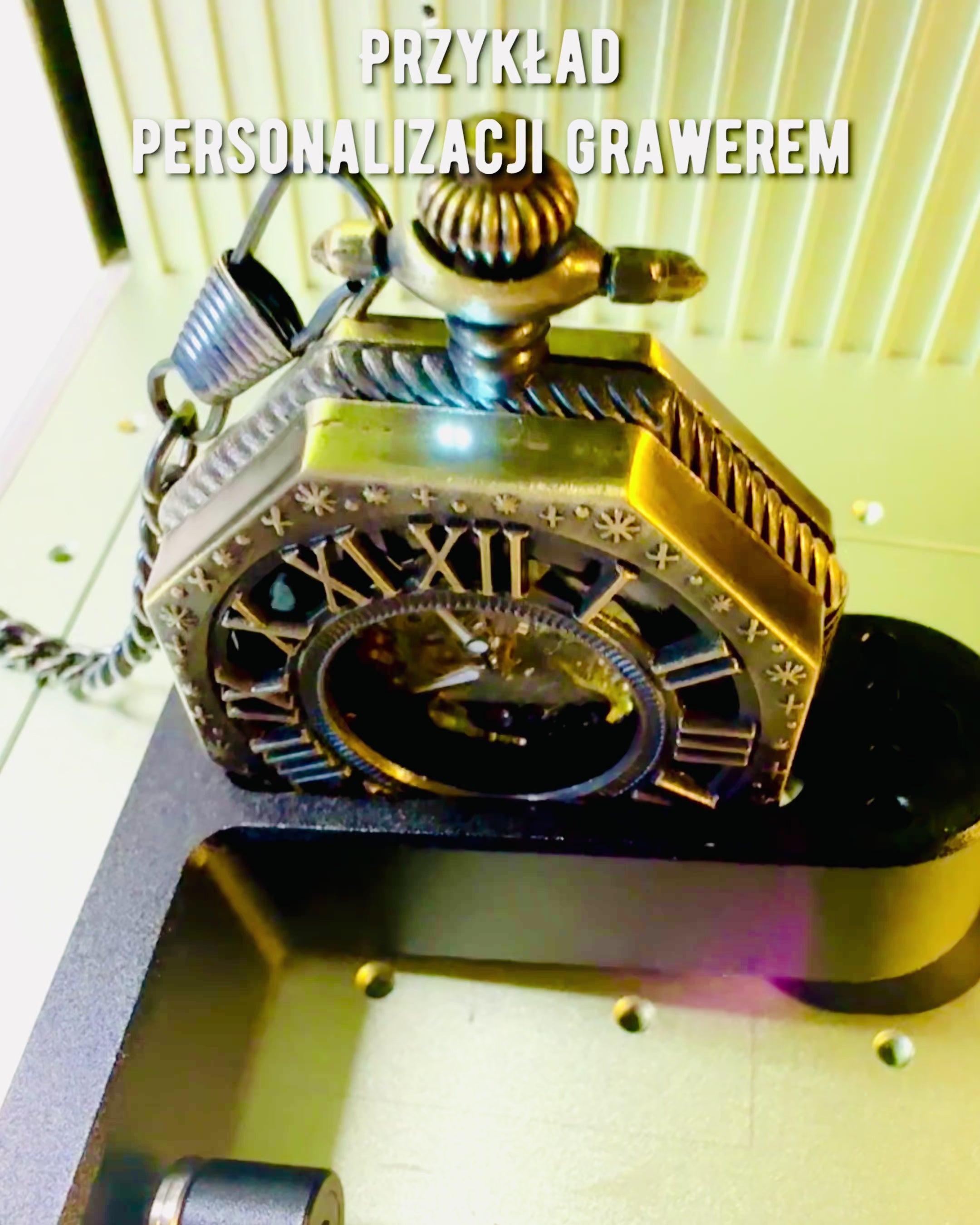 Klassisk åttekantet brun mekanisk lommeur i steampunk-stil - Tidløst