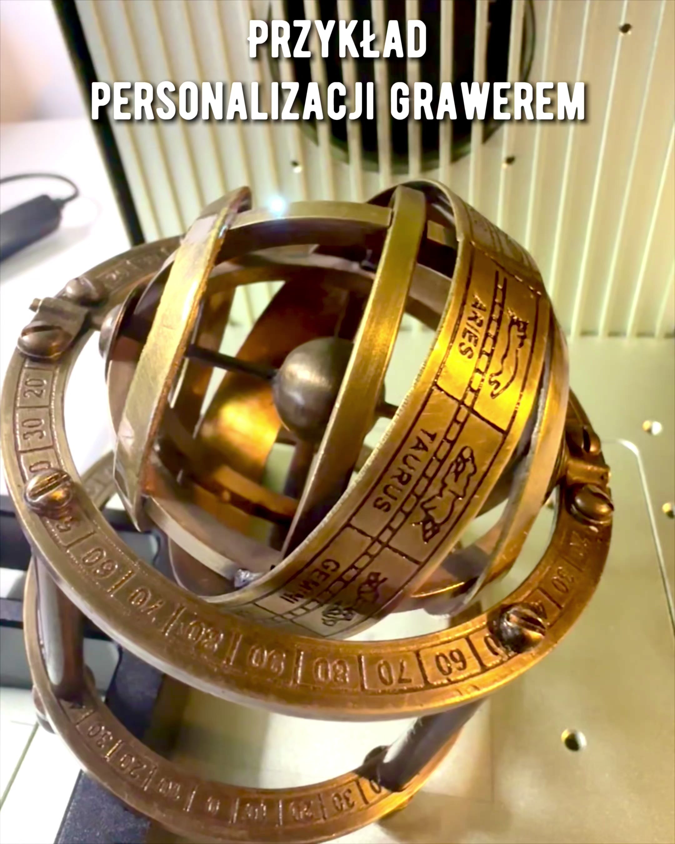 Astronomisk klokke "Kosmisk Harmoni" - mulighet for personalisering med gravering