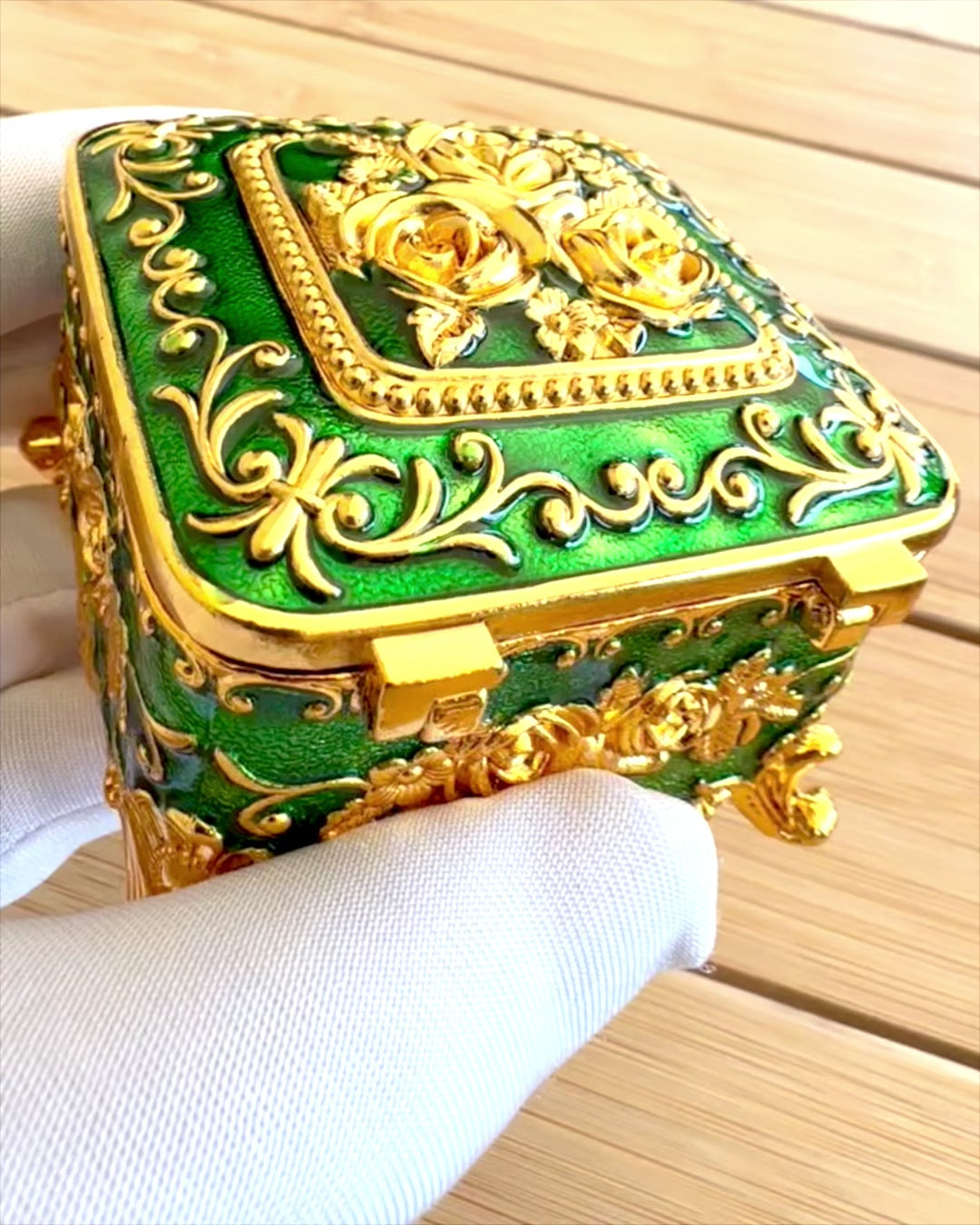 Smykkeskrin "Royal Elegance" med gravering som gave