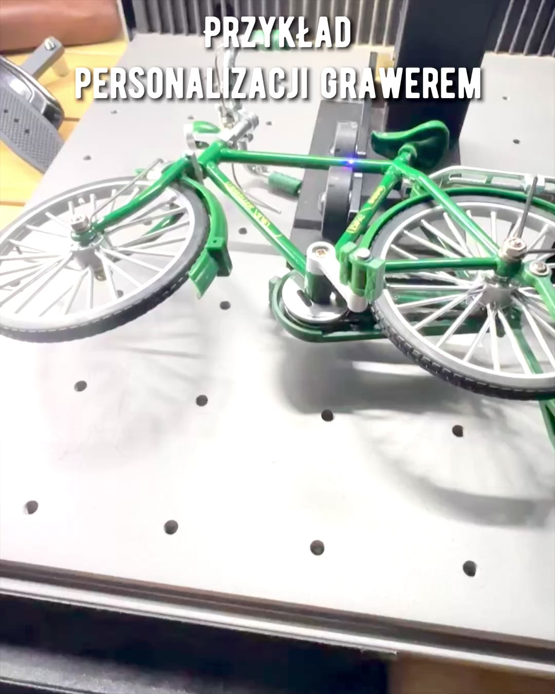 Modell av sykkel "Retro Classic" - Miniatyr med gravering, ideell som gave