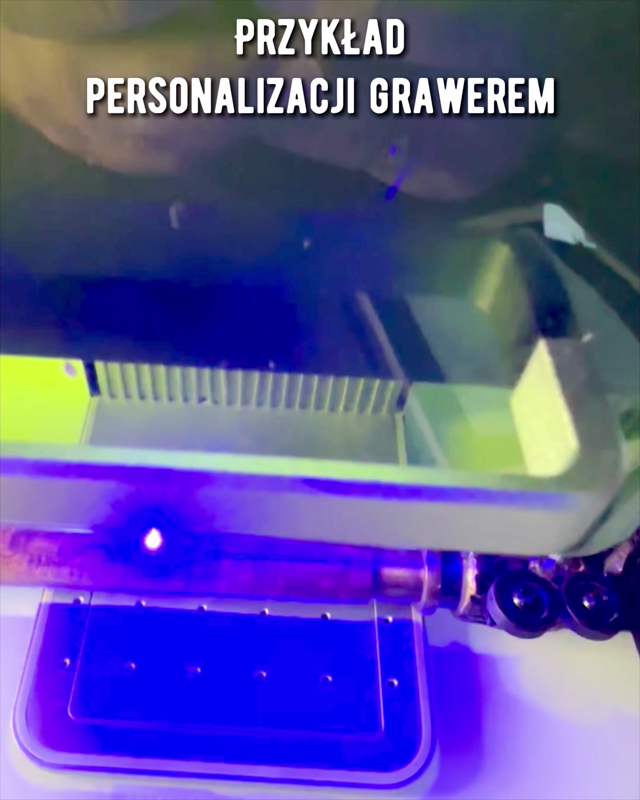 Laska Spacerowa Wolf - Indisk Mango Tre med Mulighet for Gravering, brun med gyldne dekorasjoner