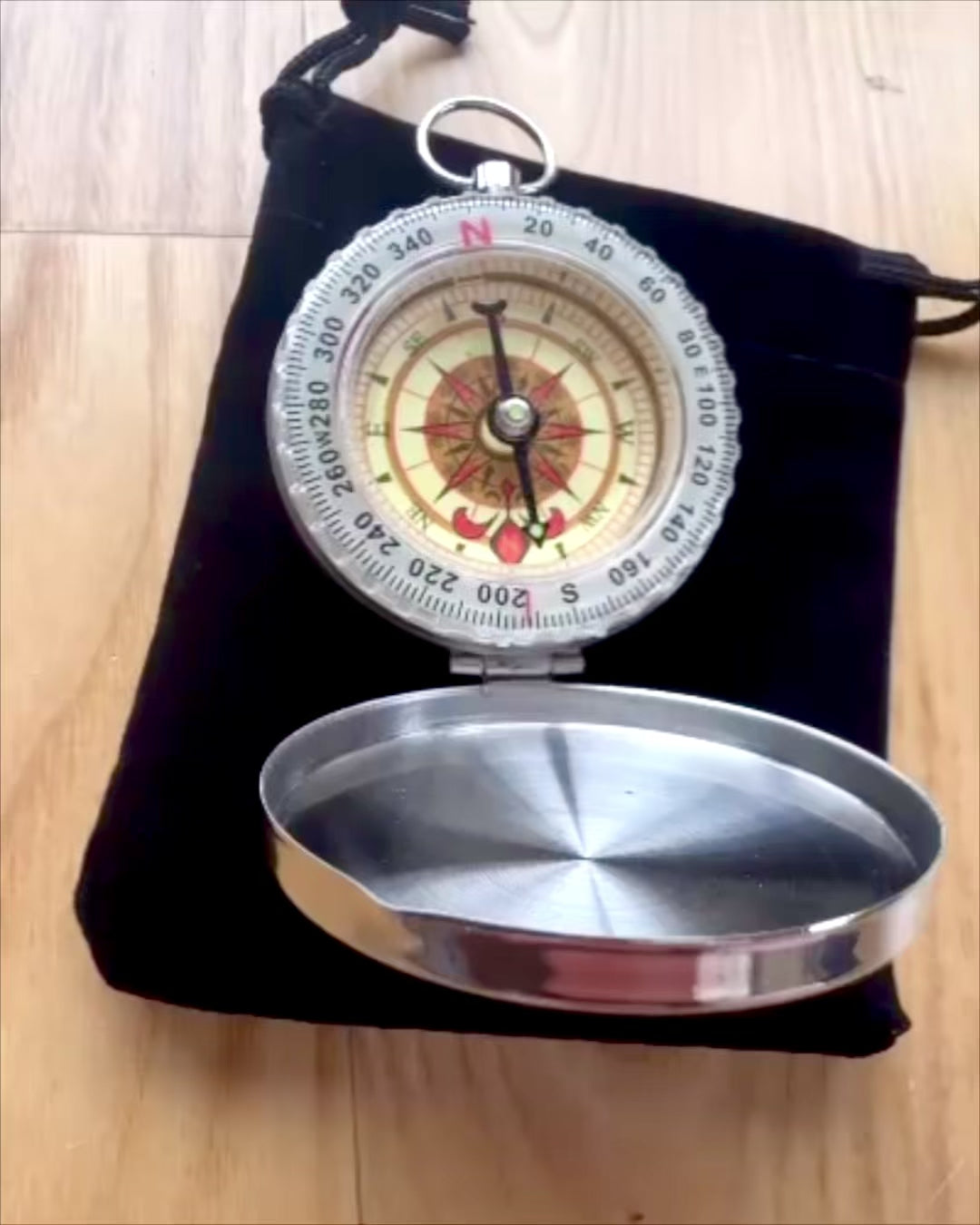 Vanntett Messingkompass med Glødeffekt - Nødvendighet for Fotturer og Camping, personlig tilpasning med gravering