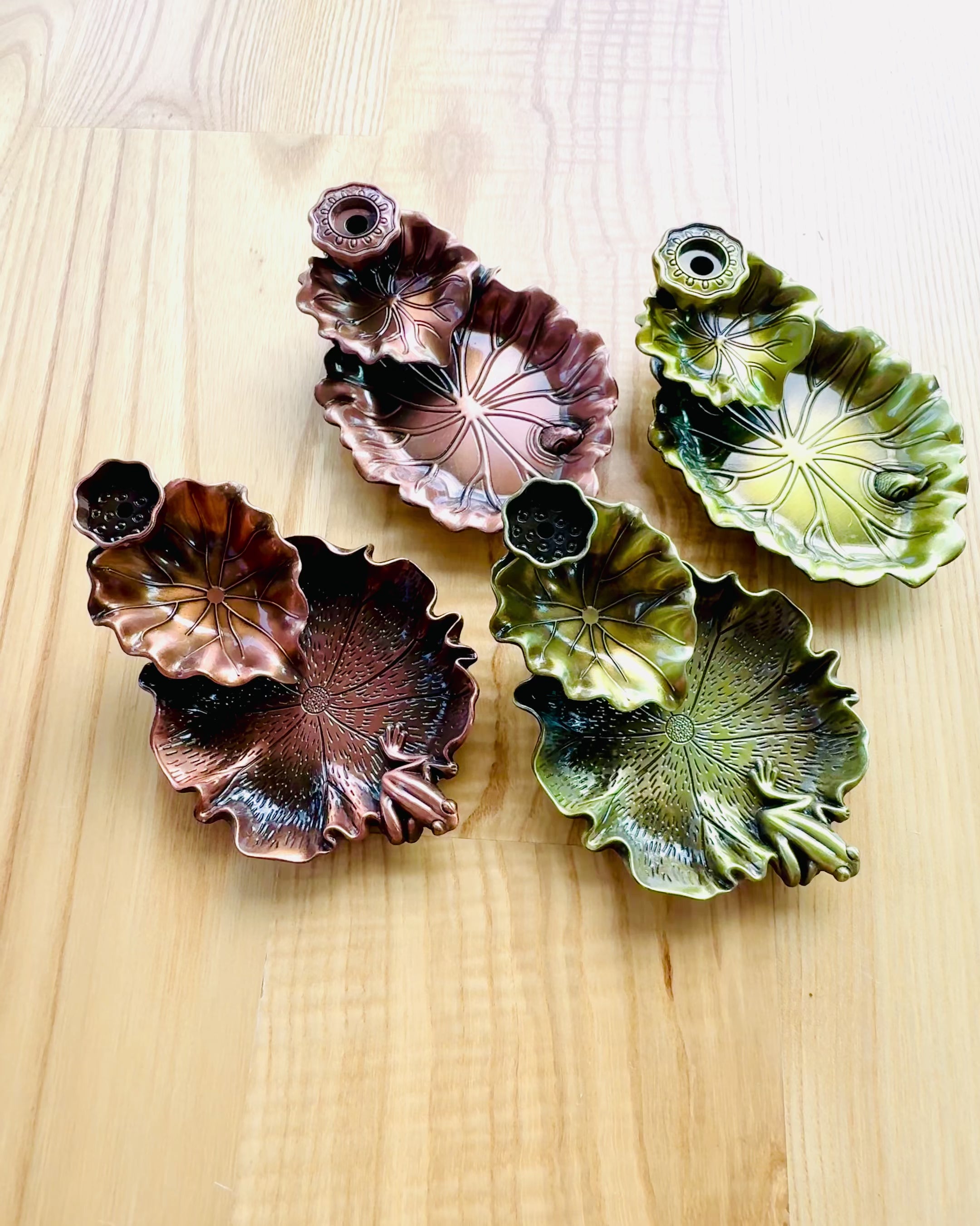 Elegant metallholder for røkelse Lotusblad - 4 varianter å velge mellom, mulighet for personlig gravering som gave