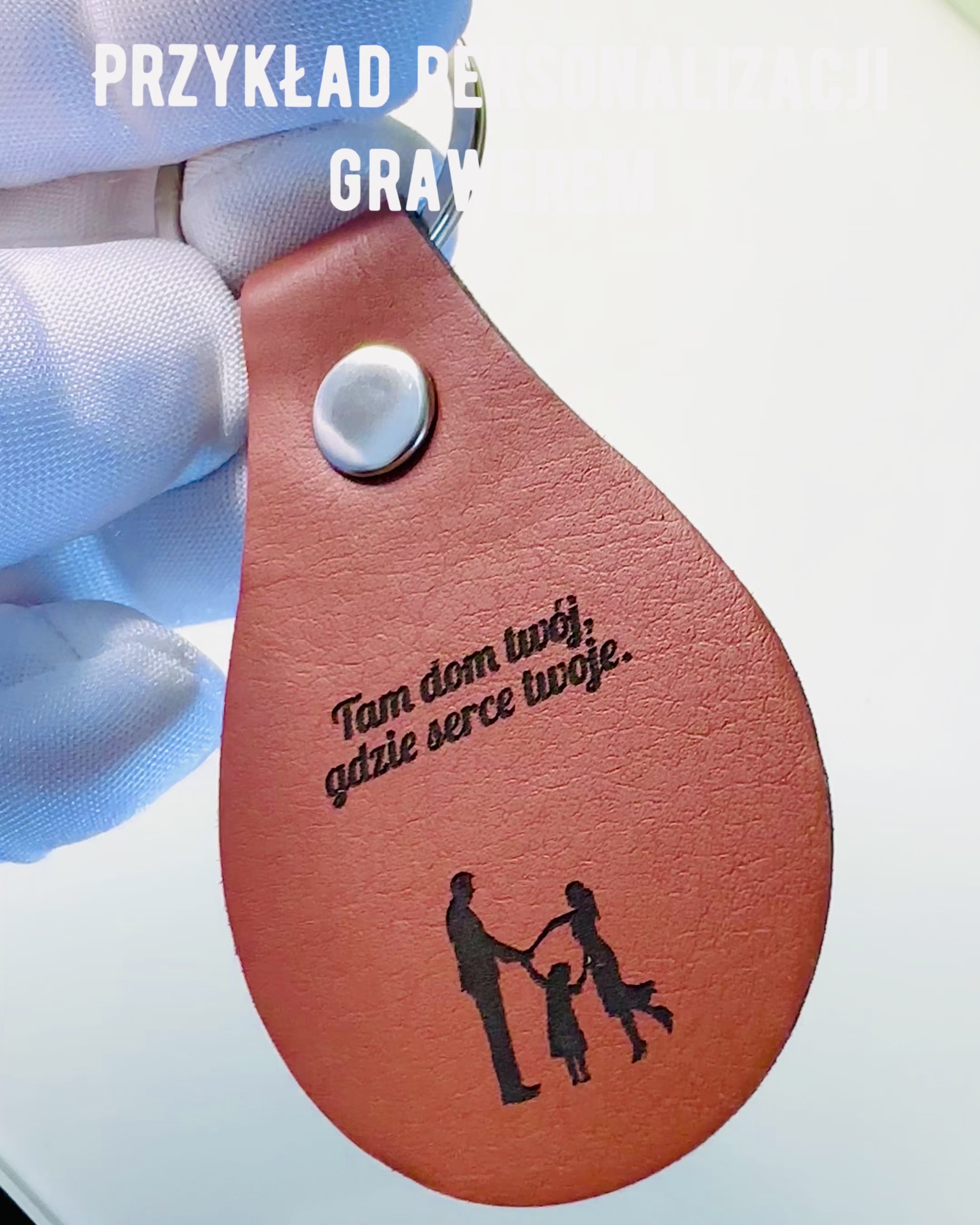 PU Skinn Nøkkelring med Mulighet for Personlig Gravering - Tilgjengelig i 5 Farger