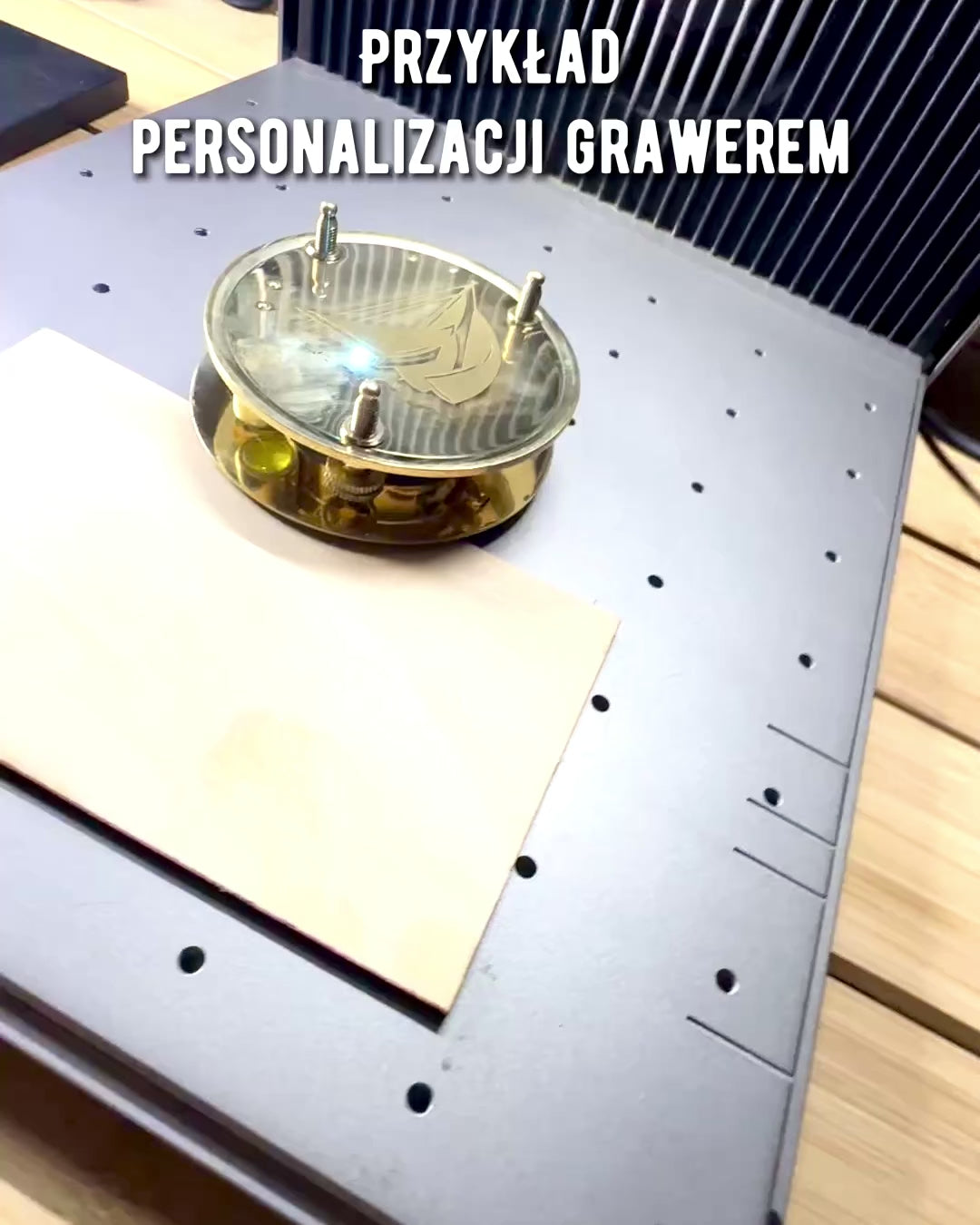 Kapteinskompass "Odkrywca 2" - mulighet for personlig gravering som gave, 2 fargevarianter å velge mellom