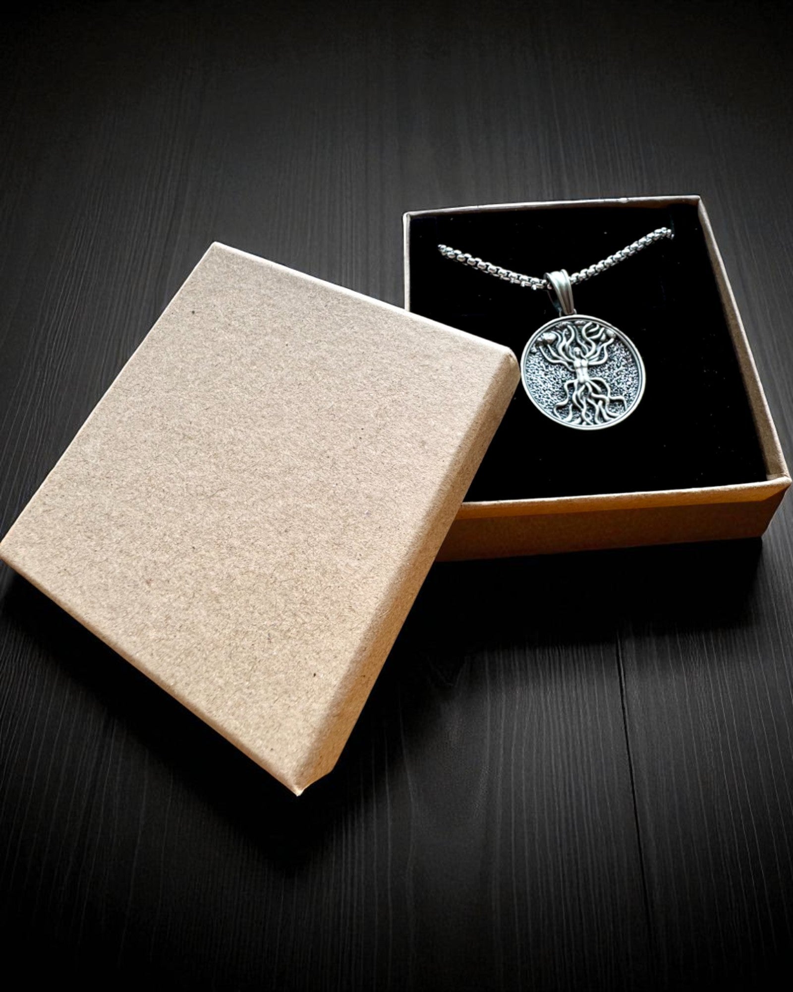 Amulett Livets Tre med Mulighet for Gravering - halskjede "Naturens Vitalitet", personalisering