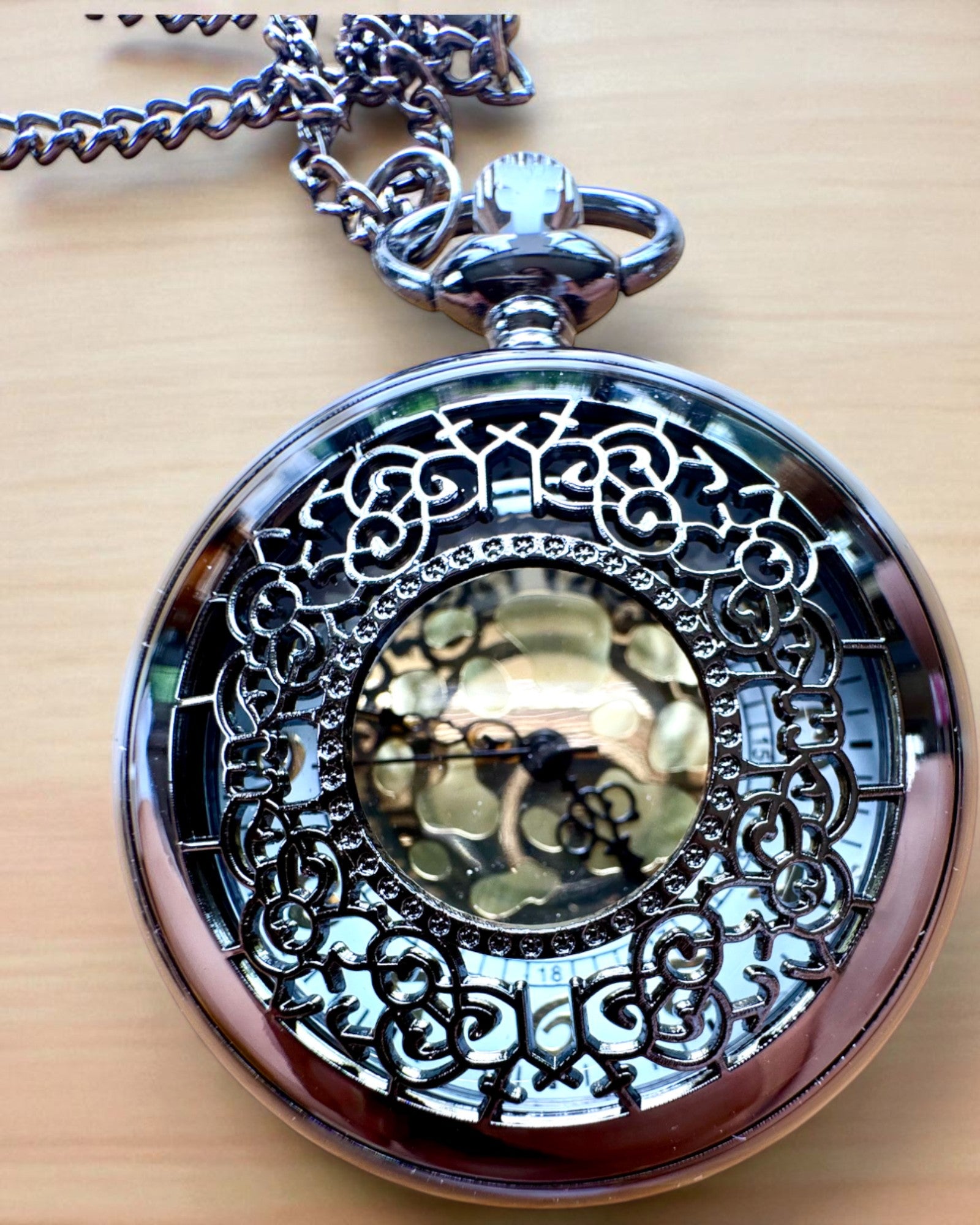Svart Lommeur „Midnight Elegance”, personalisering som gave med gravering