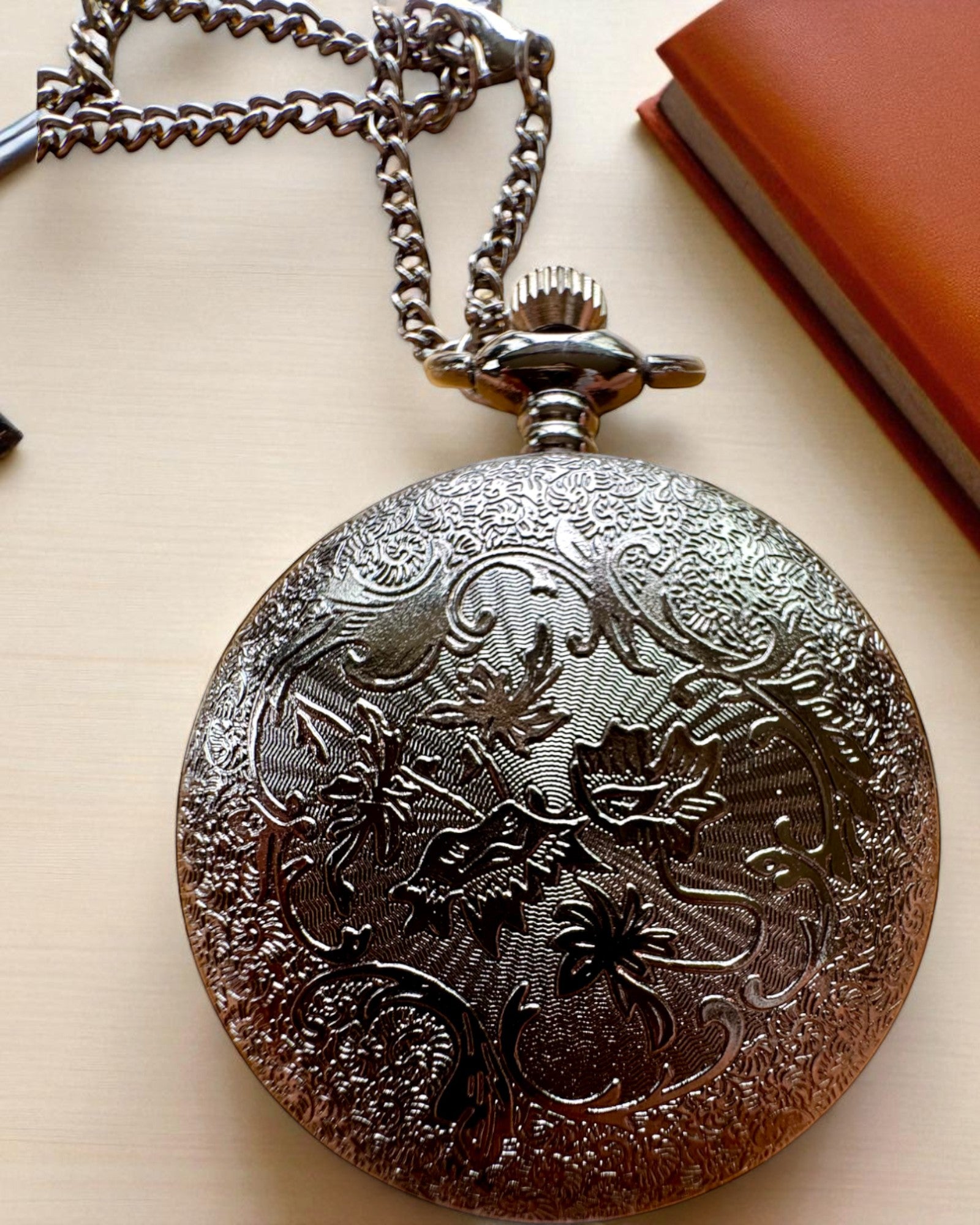 Svart Lommeur „Midnight Elegance”, personalisering som gave med gravering