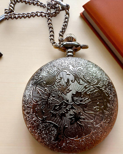 Svart Lommeur „Midnight Elegance”, personalisering som gave med gravering