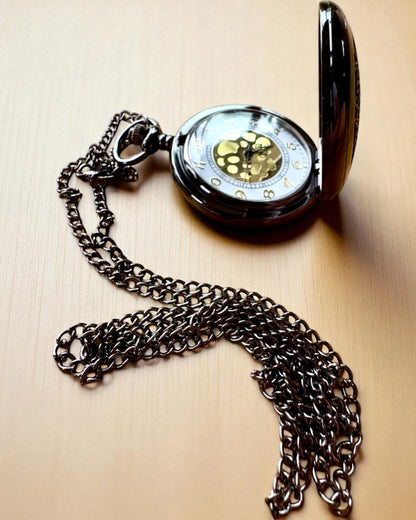 Svart Lommeur „Midnight Elegance”, personalisering som gave med gravering