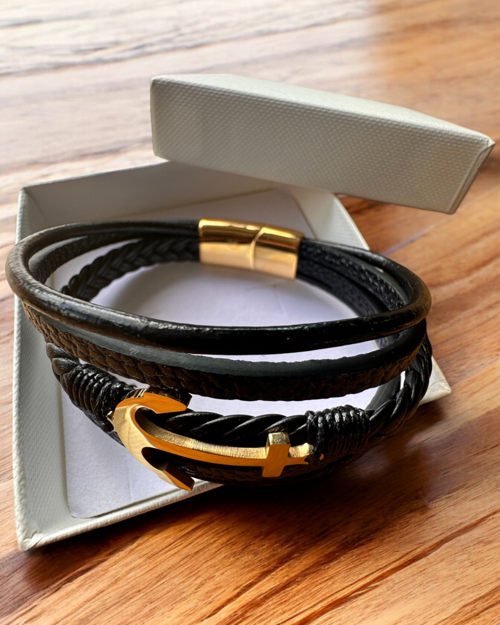 Herrearmbånd "Kotwica Elegancji" med gravering som gave