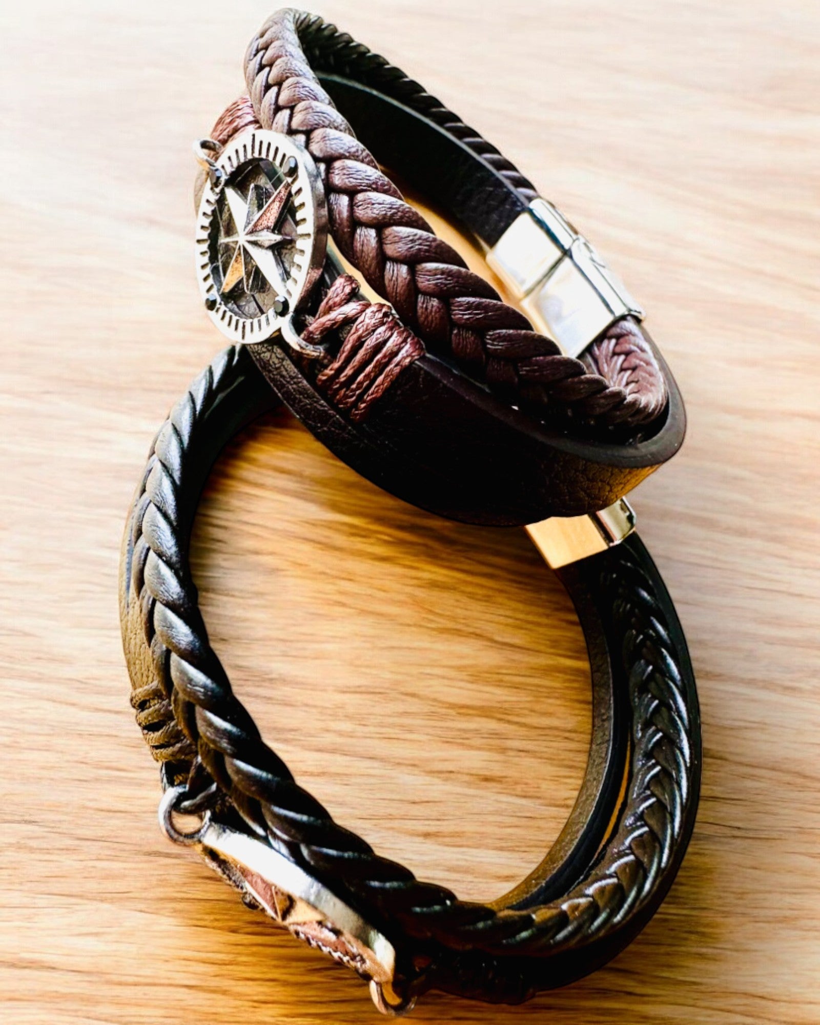 Armbånd "Compass Adventure" - mulighet for personlig gravering som gave, 2 fargevarianter å velge mellom