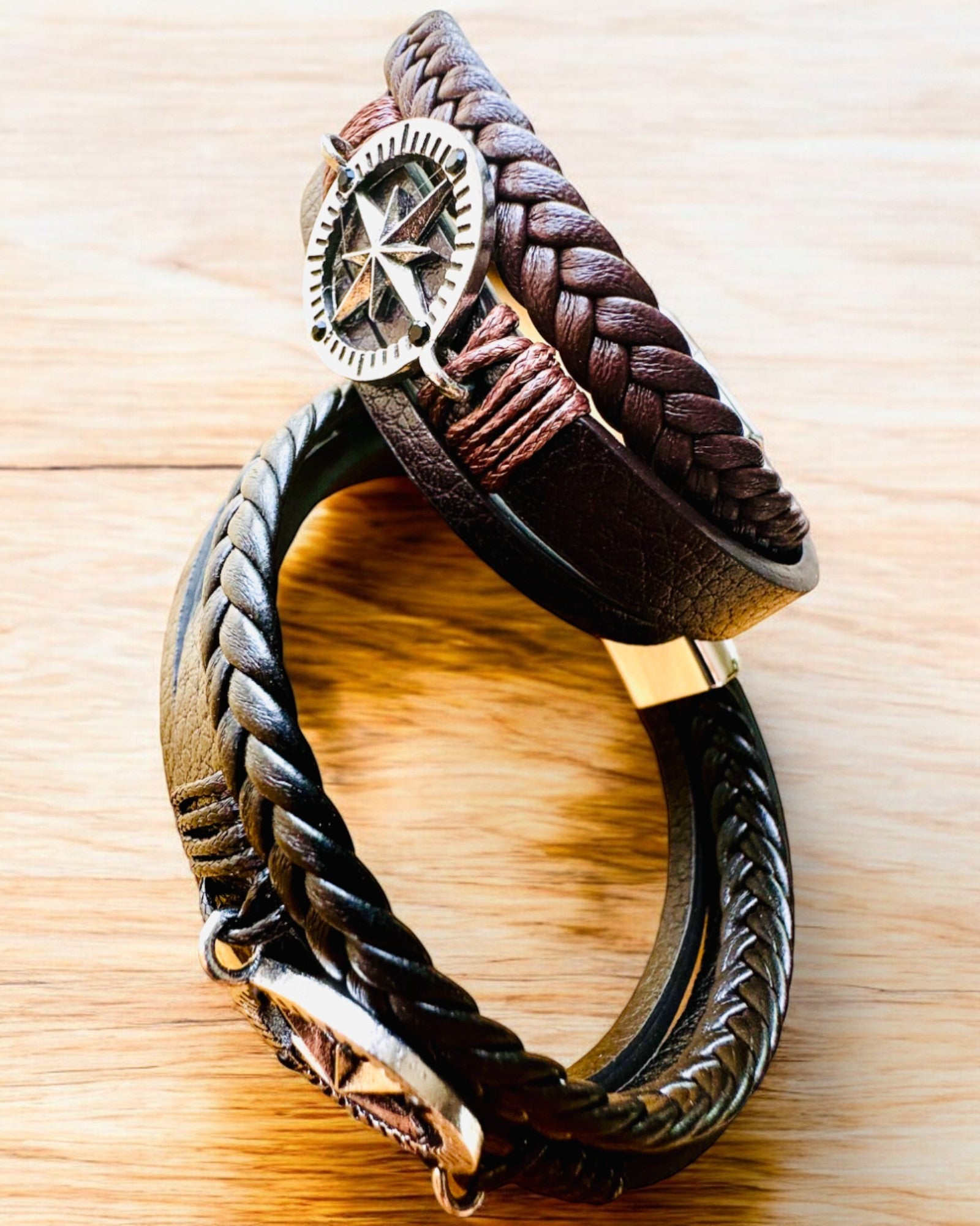 Armbånd "Compass Adventure" - mulighet for personlig gravering som gave, 2 fargevarianter å velge mellom