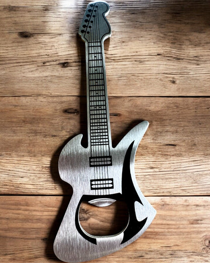 Flaskeåpner Gitar Rock'n'Open, 2 varianter, personalisering med gravering som gave