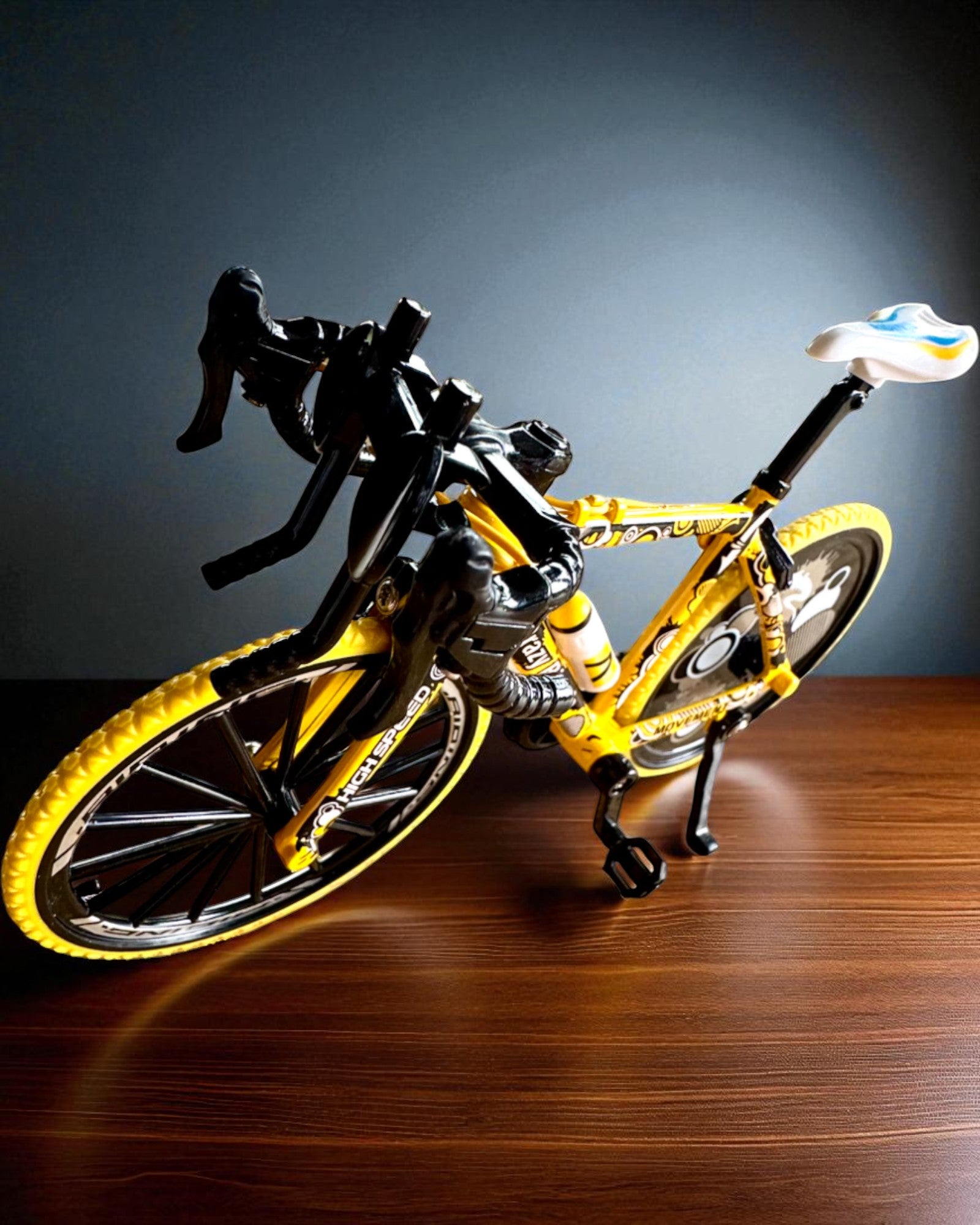 Miniatyrmodell i metall av samlerobjektet Sykkel "Speed Rider 1.2" – personalisering med gravering som gave, 2 fargevarianter
