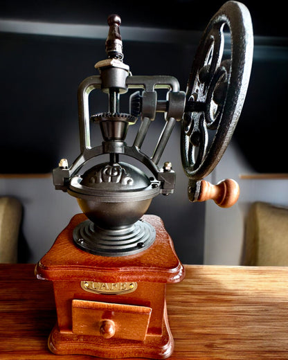 Retro kaffekvern "Vintage Café" 27 cm høy, med mulighet for tilpasning med gravering som gave