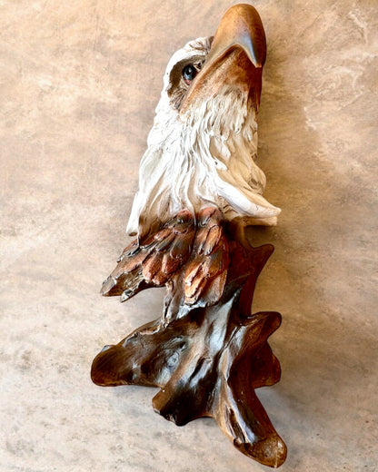 "Orzeł Wolności" - Skulptur i Harpiks med Mulighet for Gravering som Gave 26,5 cm høy