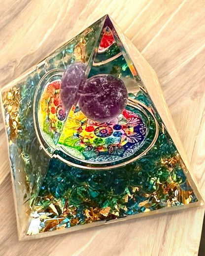 Orgonitt energipyramide "Mystic Aura"