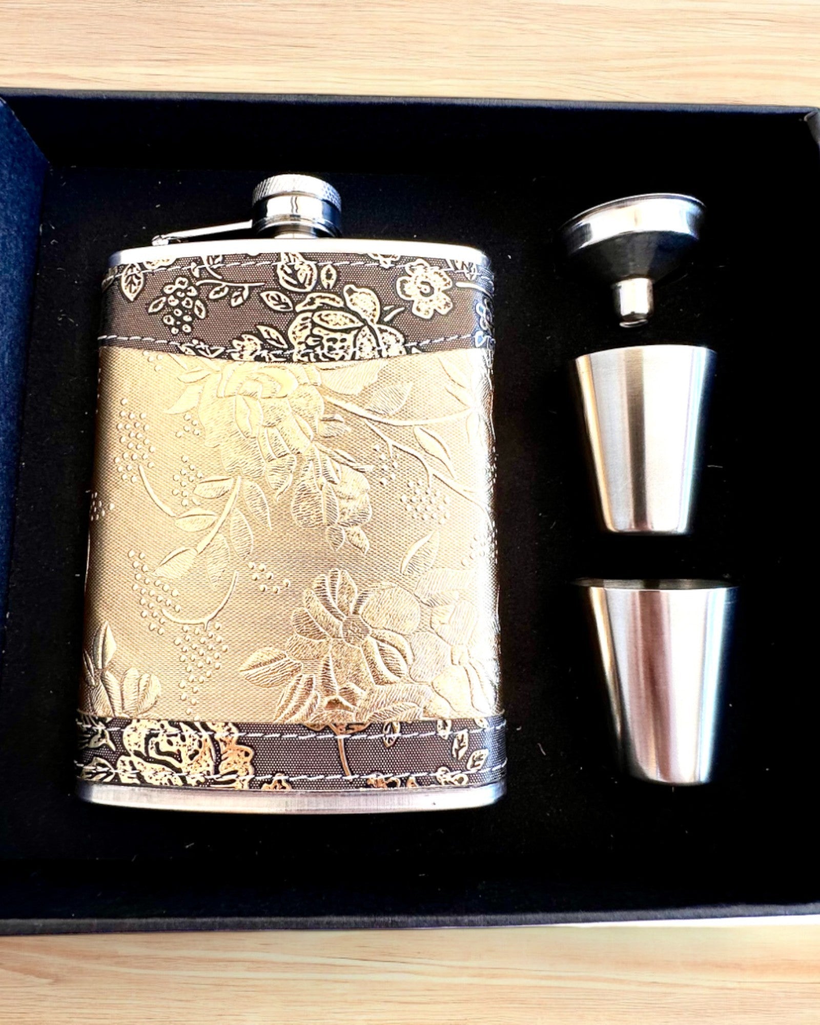 Elegant lommelerke "Golden Rose" med sett av glass, personalisering med gravering som gave