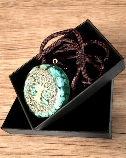 Amulett "Livets Tre" med turkis – Din personlige styrke, halskjede som gave, personalisering med gravering