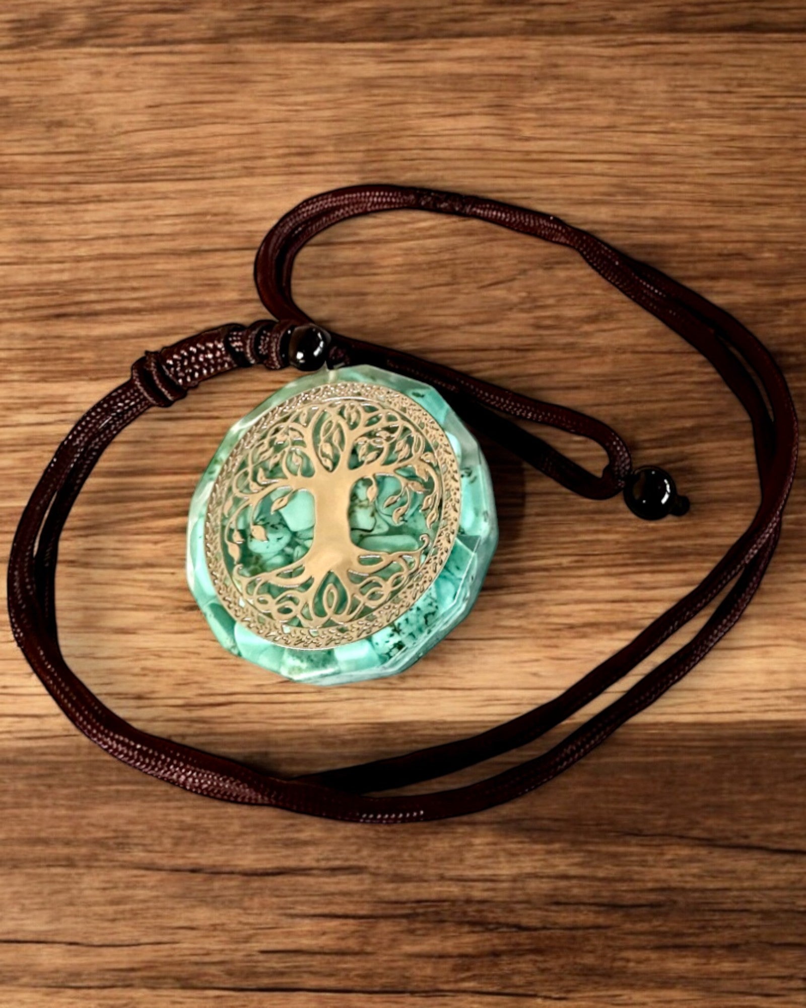 Amulett "Livets Tre" med turkis – Din personlige styrke, halskjede som gave, personalisering med gravering