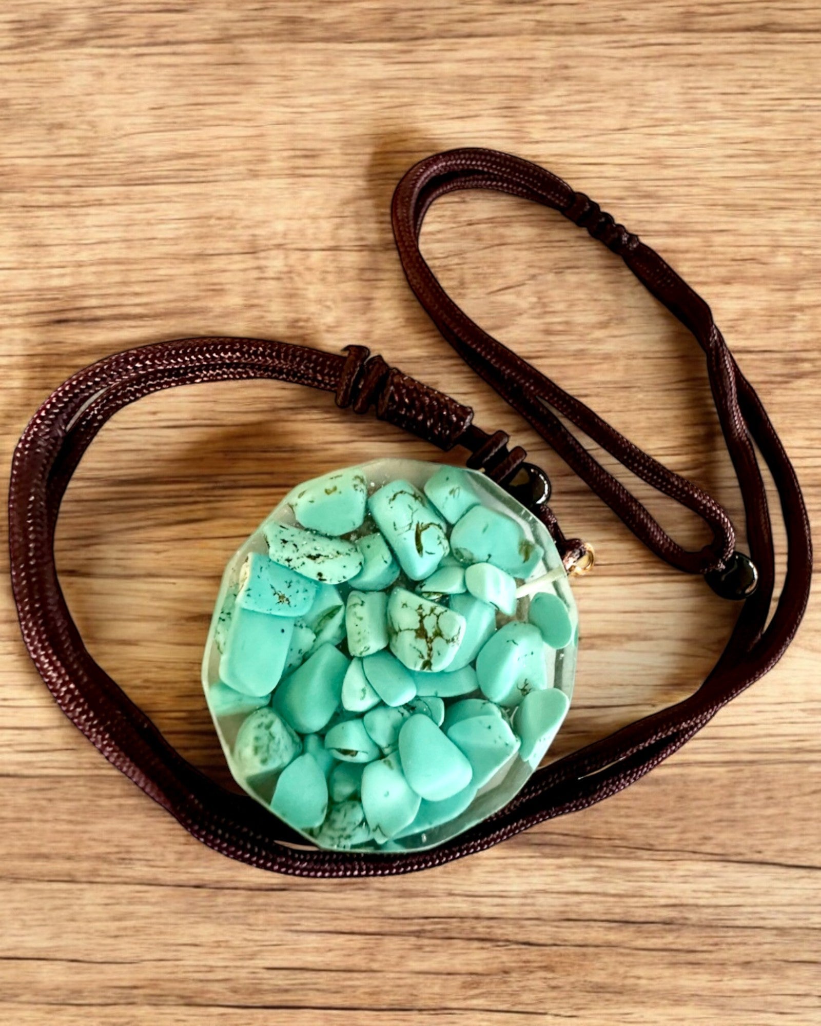 Amulett "Livets Tre" med turkis – Din personlige styrke, halskjede som gave, personalisering med gravering