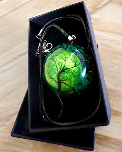 "Malachitt Livets Amulett" - halskjede med mulighet for personlig gravering som gave