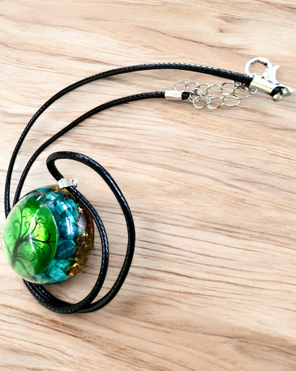 "Malachitt Livets Amulett" - halskjede med mulighet for personlig gravering som gave