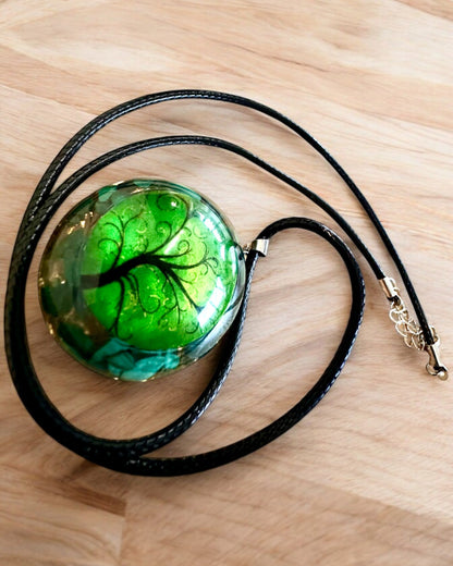 "Malachitt Livets Amulett" - halskjede med mulighet for personlig gravering som gave
