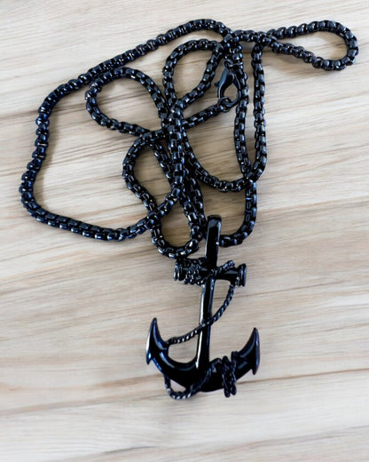 "Kotwica Determinacji - Amulet Morski", halskjede, mulighet for personlig gravering som gave, 3 varianter å velge mellom