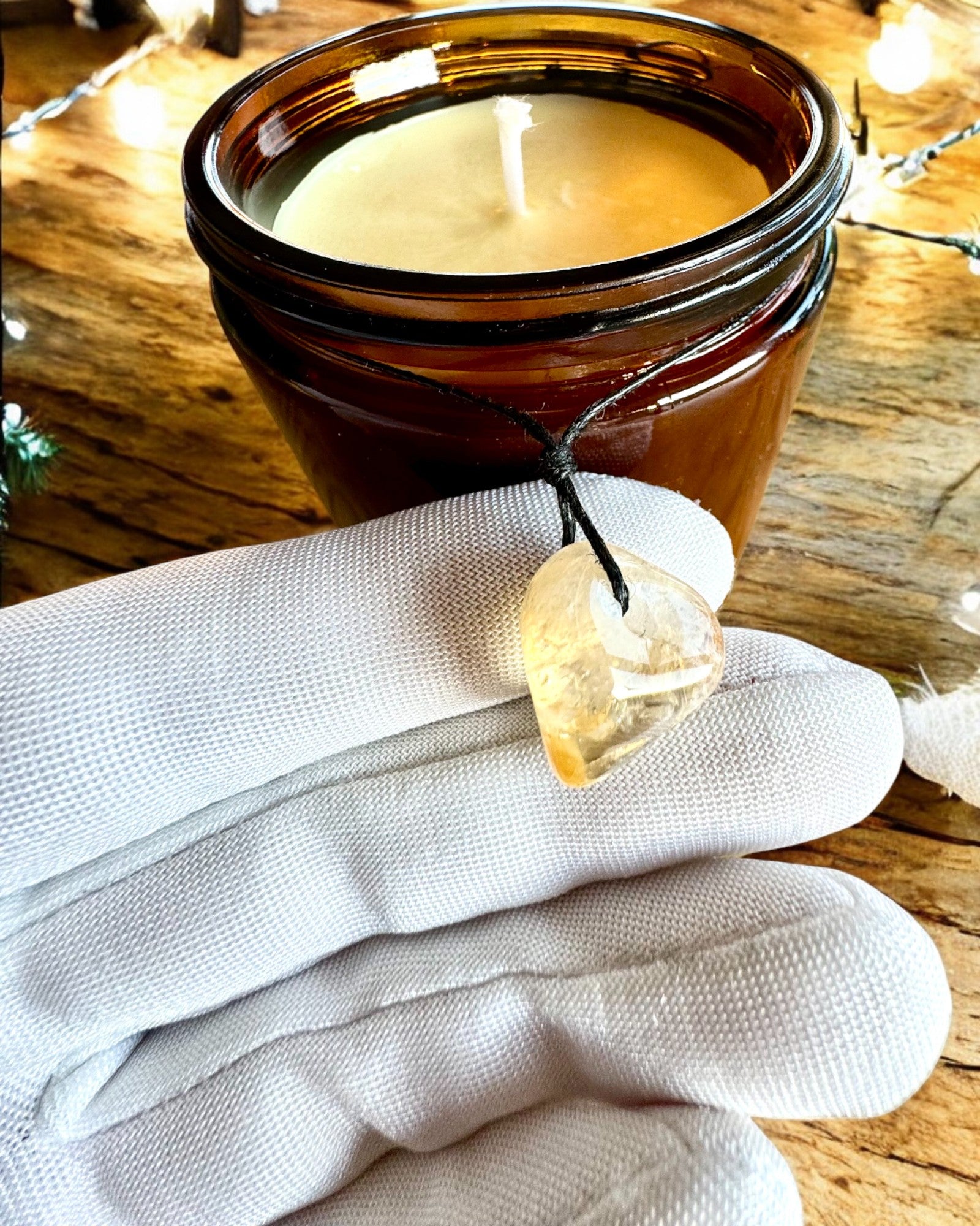 Intensjonssoyalys 250 ml med naturlig stein – velg din energi: Citrin eller Granat, personlig gravering som gave