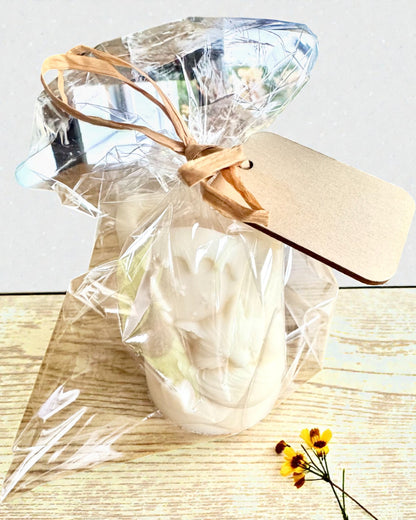 Soyavokslys Vinterrev, 7,5 cm høyt, håndstøpt soyavokslys med en søt sovende rev, kan tilpasses med gravering på skiltet