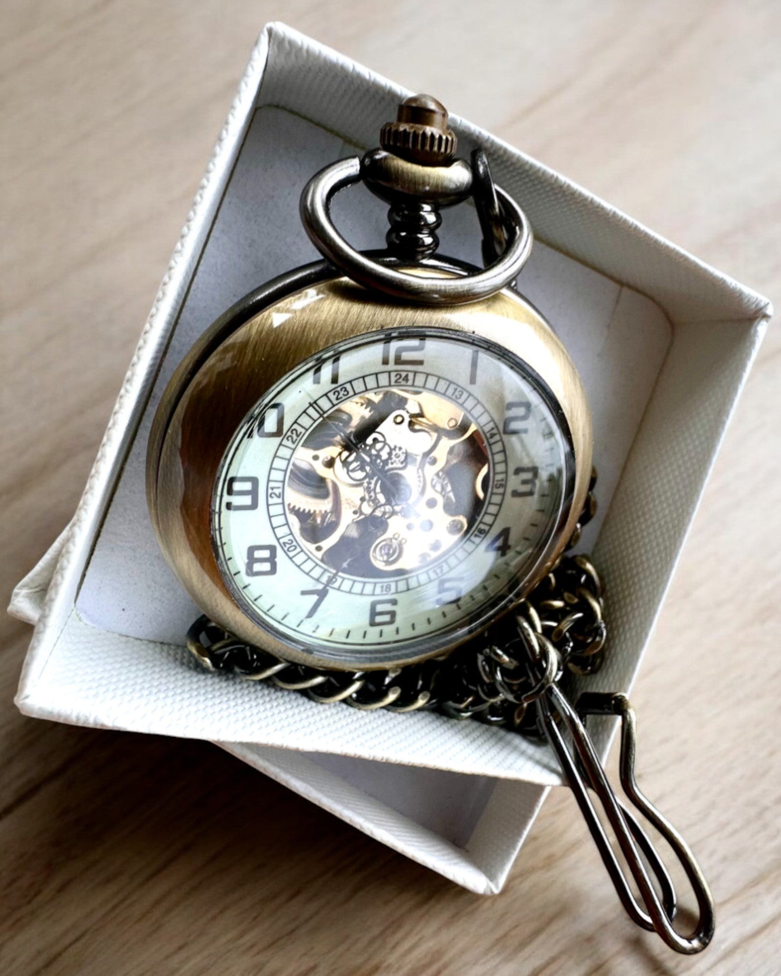 Klassisk Lommeur "Oldtimer" - stilfull retro eleganse, mulighet for personlig gravering som gave